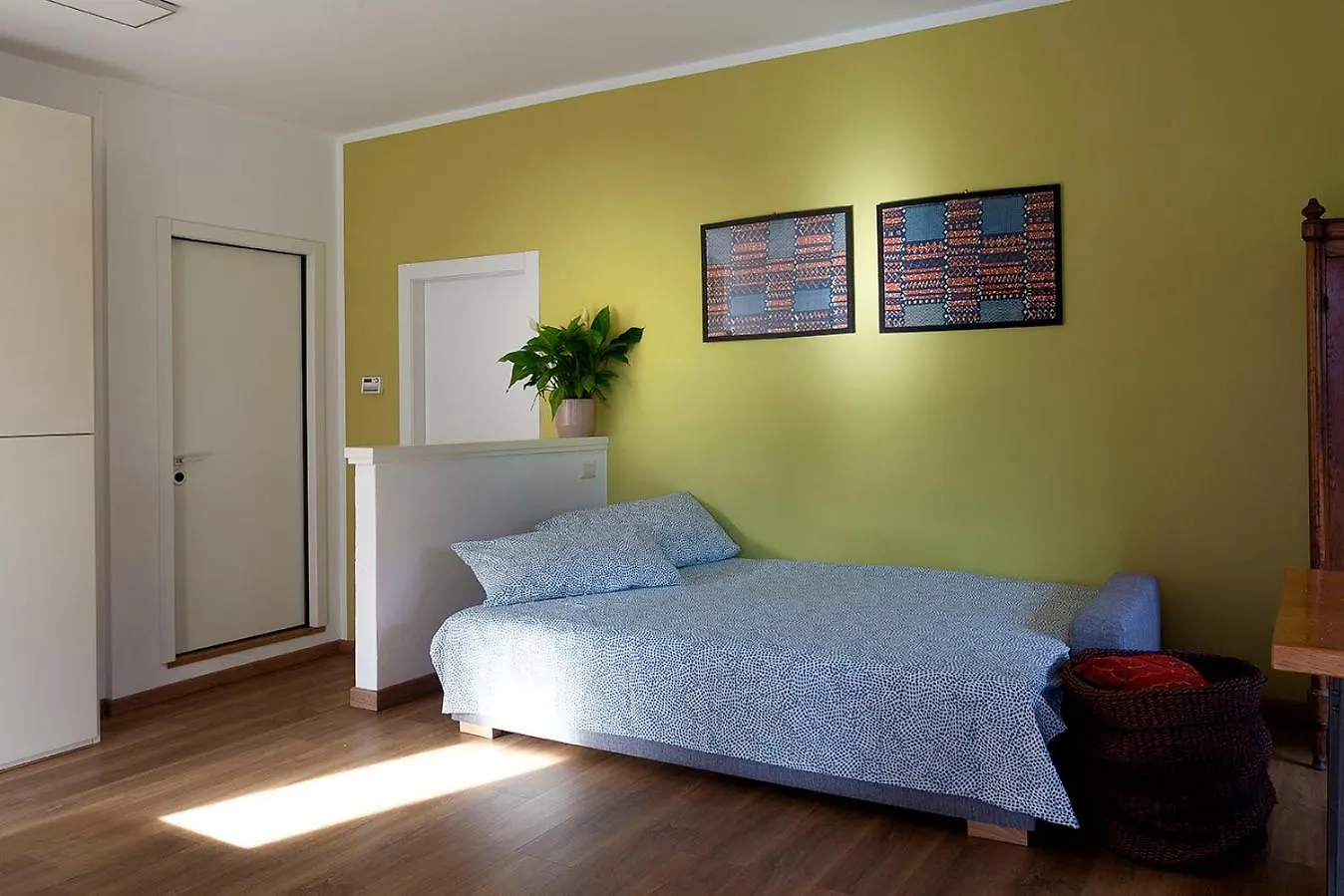 Maison Rouge Besnate Holiday home